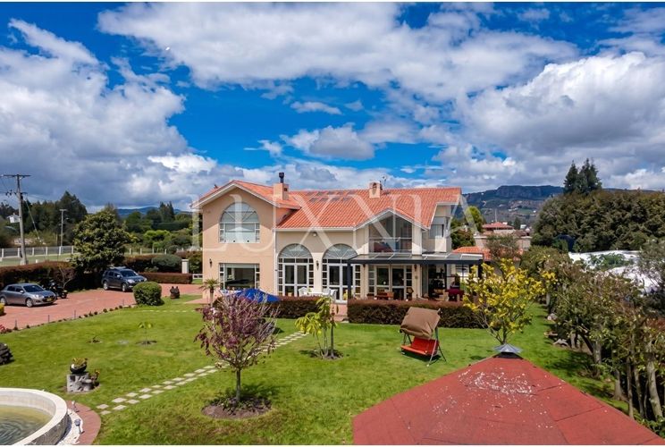 Casa de 4 alcobas en venta en Canelon, Cajicá, 450 m² · foto 1 de 24