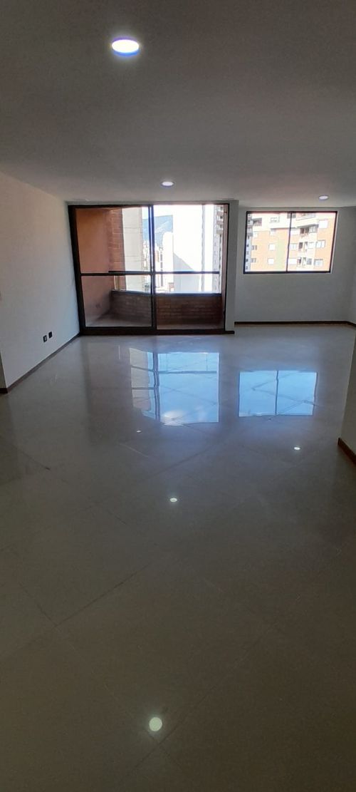 Apartamento de 3 alcobas en venta en Aves Maria, Sabaneta, 127 m² · foto 2 de 24