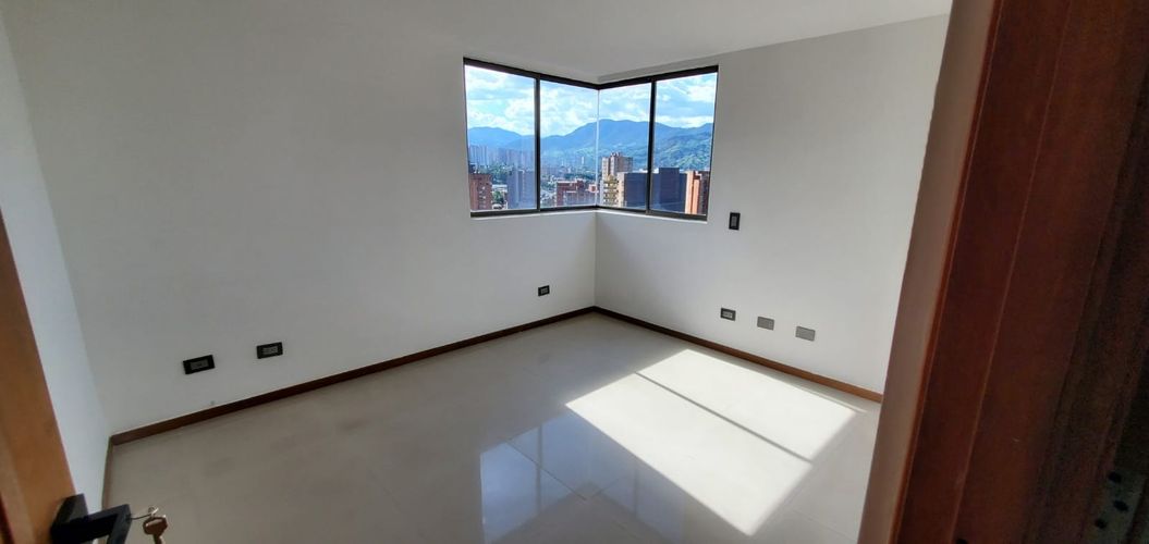 Apartamento de 3 alcobas en venta en Aves Maria, Sabaneta, 127 m² · foto 9 de 24