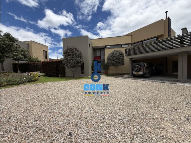 Casa de 4 alcobas en arriendo en Parcelas, Cota, 800 m² · foto 2 de 24