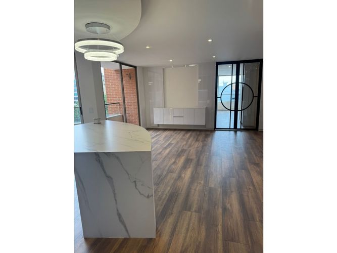 Apartamento de 3 alcobas en venta en Usaquen, Bogotá, 158 m² · foto 2 de 20