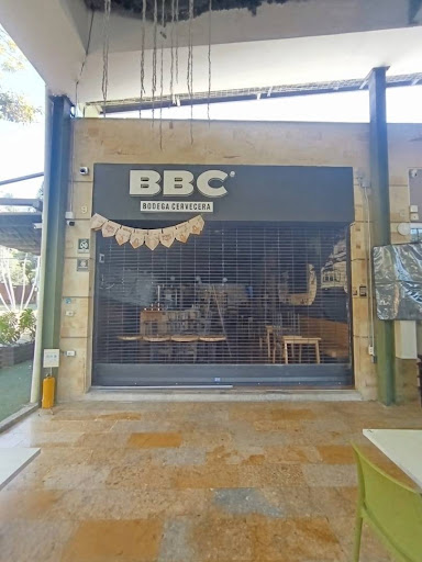 Retail space for rent in Ciudad jardin, Cali