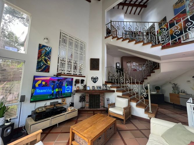 Casa de 4 alcobas en venta en El Esmeraldal, Envigado, 700 m² · foto 3 de 21