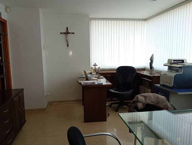 Consultorio en venta en El Poblado, Medellín, 90 m² · foto 4 de 6