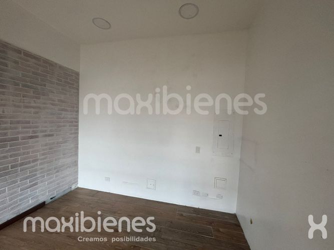Local en arriendo en El Poblado, Medellín, 30 m² · foto 4 de 4