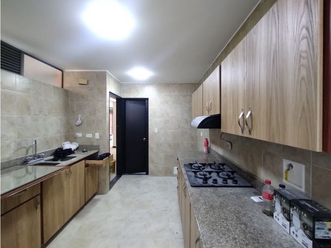 Casa de 3 alcobas en venta en Suramérica, La Estrella, 250 m² · foto 2 de 16