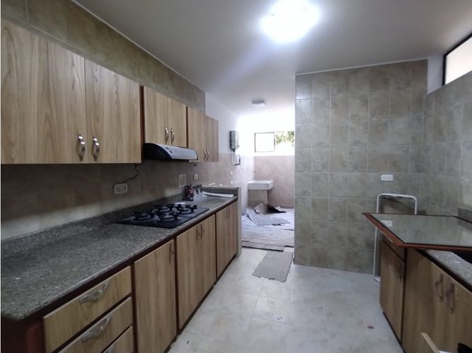 Casa de 3 alcobas en venta en Suramérica, La Estrella, 250 m² · foto 3 de 16