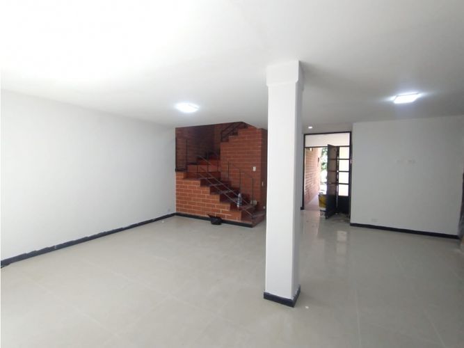 Casa de 3 alcobas en venta en Suramérica, La Estrella, 250 m² · foto 4 de 16