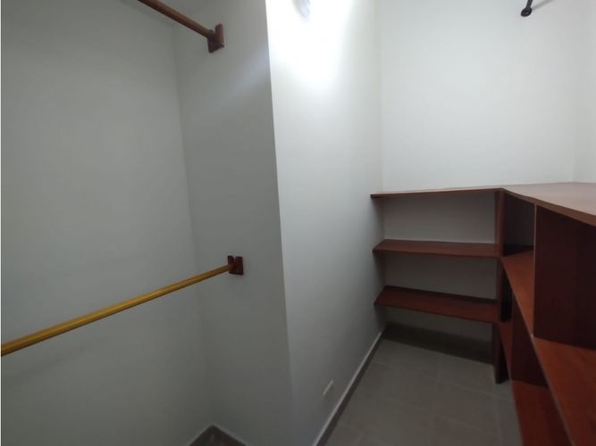 Casa de 3 alcobas en venta en Suramérica, La Estrella, 250 m² · foto 7 de 16