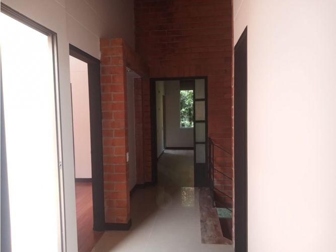 Casa de 3 alcobas en venta en Suramérica, La Estrella, 250 m² · foto 9 de 16