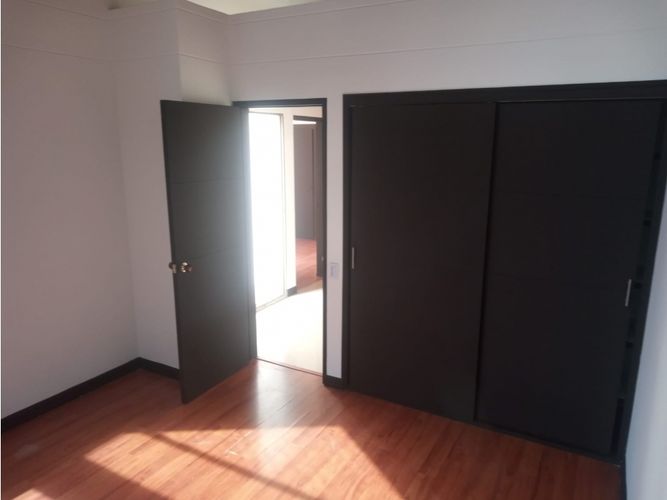 Casa de 3 alcobas en venta en Suramérica, La Estrella, 250 m² · foto 14 de 16