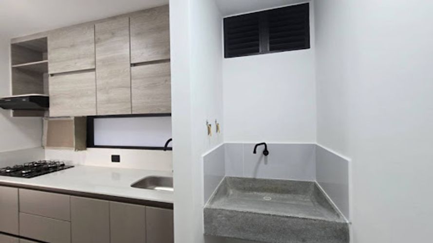 Local en venta en Loma Del Escobero, Envigado, 74 m² · foto 4 de 20