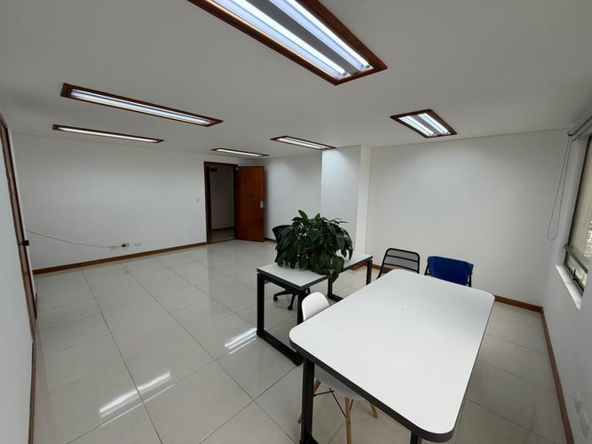 Oficina en arriendo en Cable, Manizales, 30 m² · foto 2 de 5