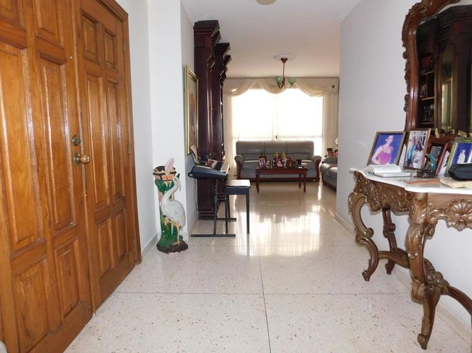 Apartamento de 3 alcobas en venta en Altos Del Prado, Barranquilla, 158 m² · foto 2 de 19