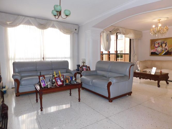 Apartamento de 3 alcobas en venta en Altos Del Prado, Barranquilla, 158 m² · foto 3 de 19