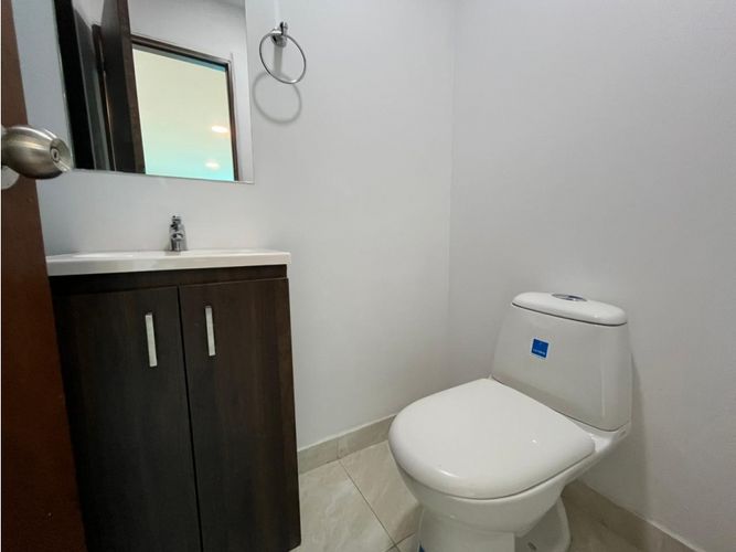 Oficina en arriendo en El Poblado, Medellín, 48 m² · foto 5 de 5