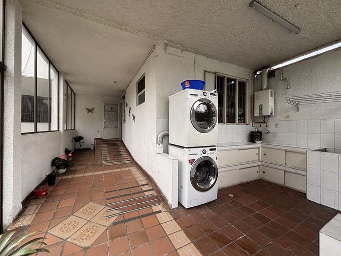 Casa de 6 alcobas en venta en Ub Los Geranios, Chía, 388 m² · foto 12 de 24