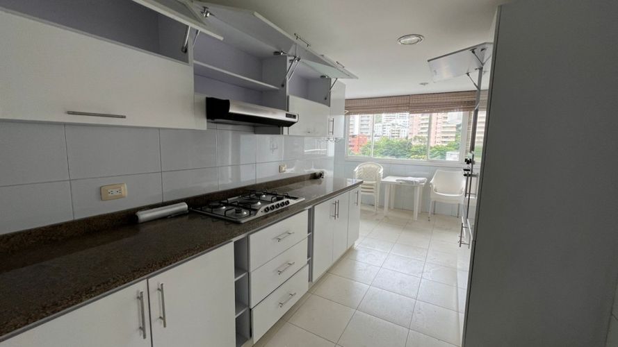 Apartamento de 3 alcobas en venta en Normandia, Cali, 179 m² · foto 5 de 10