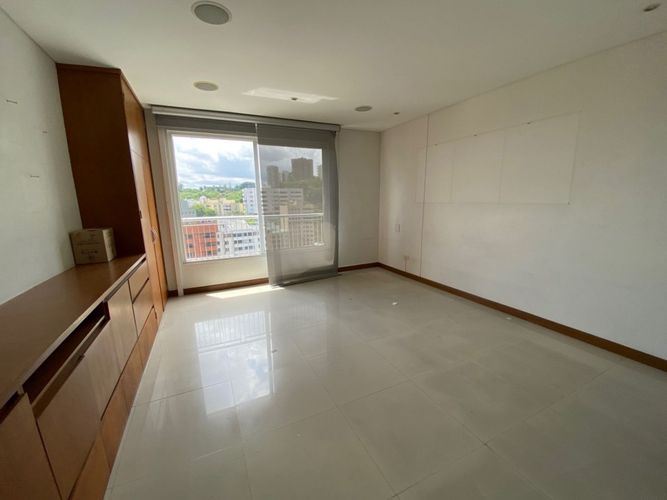 Apartamento de 3 alcobas en venta en Normandia, Cali, 179 m² · foto 6 de 10