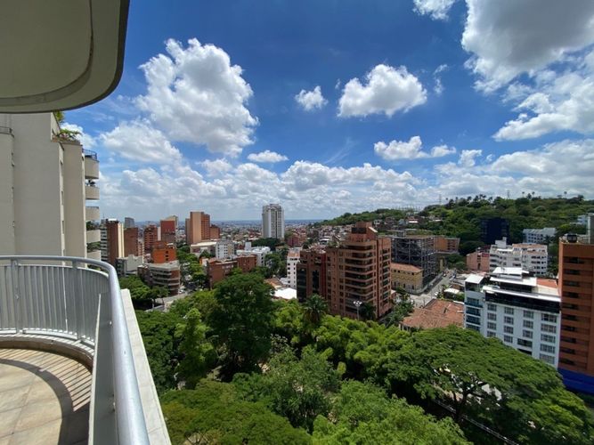 Apartamento de 3 alcobas en venta en Normandia, Cali, 179 m² · foto 8 de 10