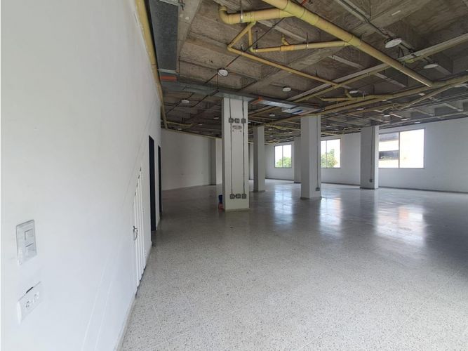Local en arriendo en La Pilarica, Medellín, 208 m² · foto 3 de 12