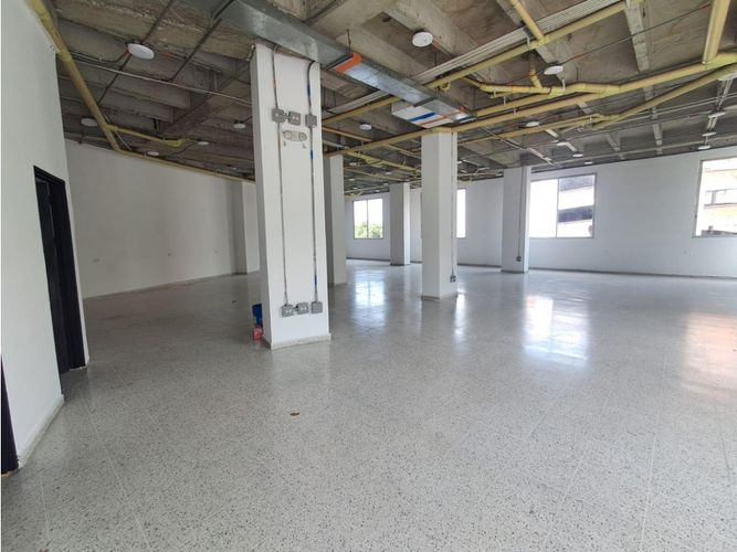 Local en arriendo en La Pilarica, Medellín, 208 m² · foto 4 de 12