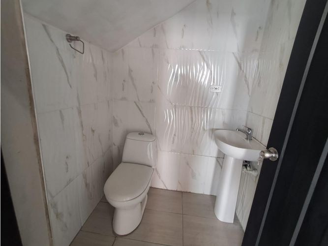Local en arriendo en La Pilarica, Medellín, 208 m² · foto 7 de 12