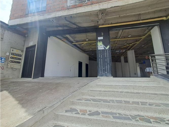 Local en arriendo en La Pilarica, Medellín, 208 m² · foto 10 de 12