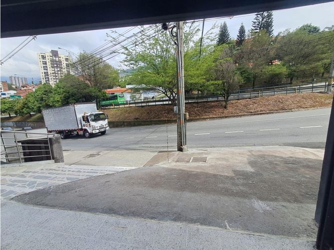 Local en arriendo en La Pilarica, Medellín, 208 m² · foto 12 de 12