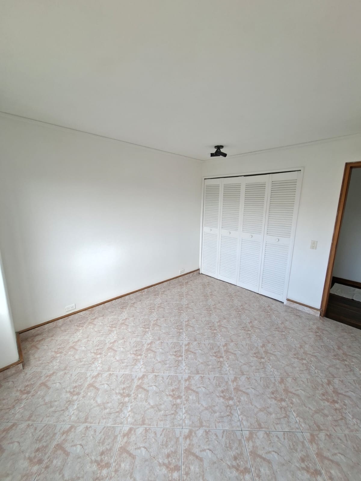Apartamento en arriendo en Patio Bonito, Medellín · foto 2 de 10
