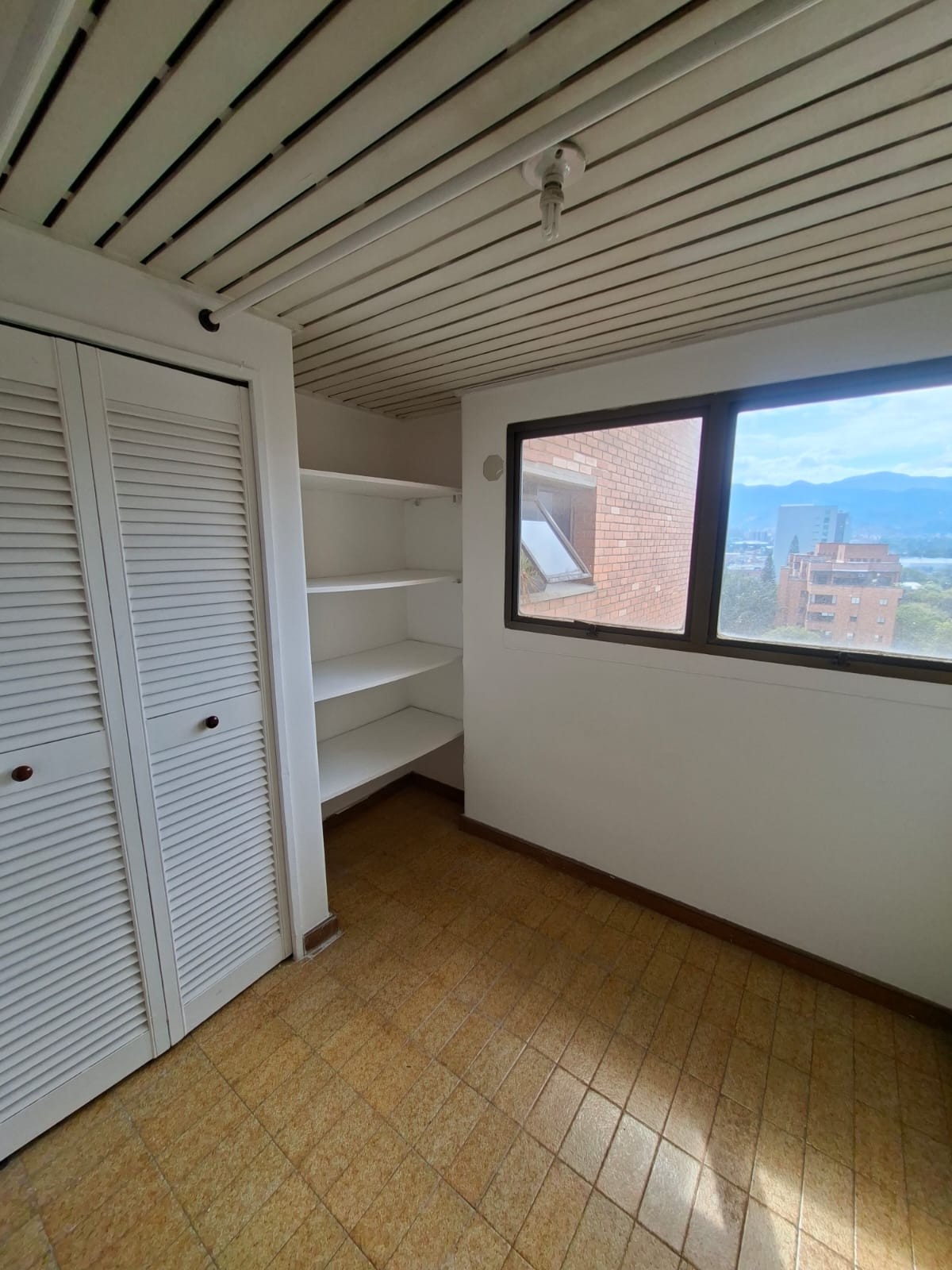 Apartamento en arriendo en Patio Bonito, Medellín · foto 5 de 10