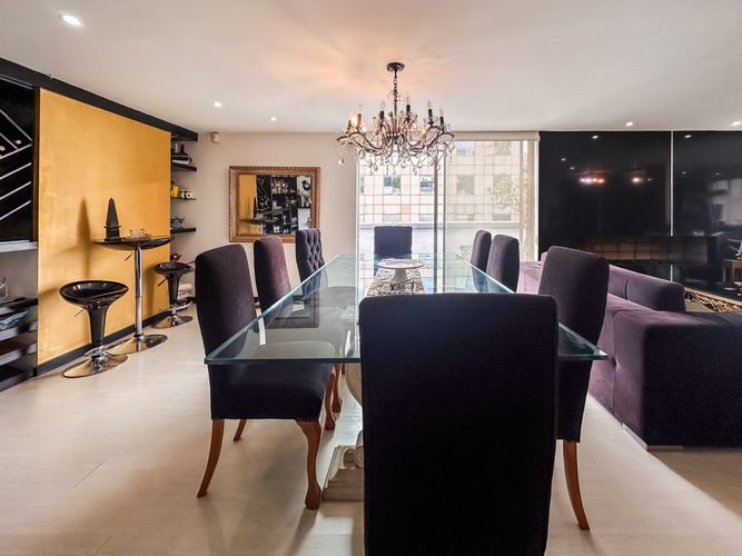 Apartamento de 3 alcobas en arriendo en Chico, Bogotá, 262 m² · foto 2 de 21
