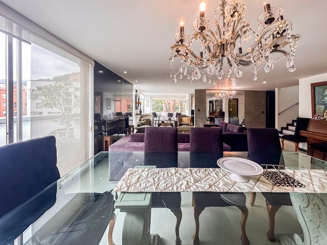 Apartamento de 3 alcobas en arriendo en Chico, Bogotá, 262 m² · foto 3 de 21