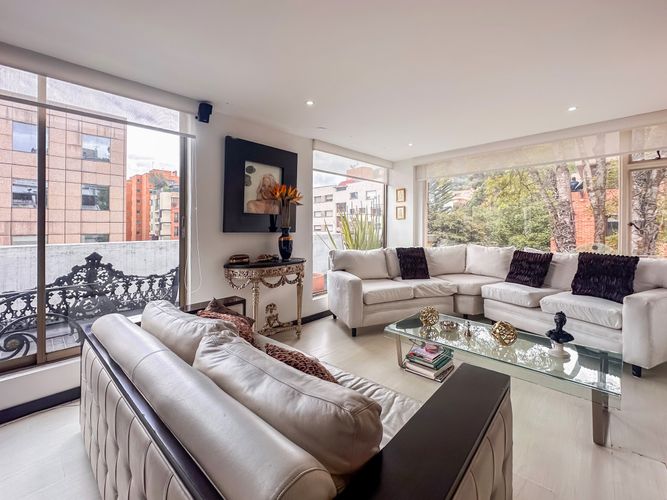 Apartamento de 3 alcobas en arriendo en Chico, Bogotá, 262 m² · foto 5 de 21
