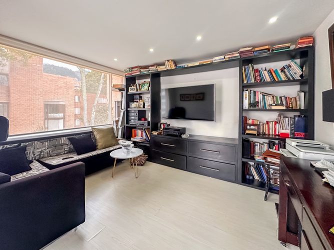 Apartamento de 3 alcobas en arriendo en Chico, Bogotá, 262 m² · foto 7 de 21