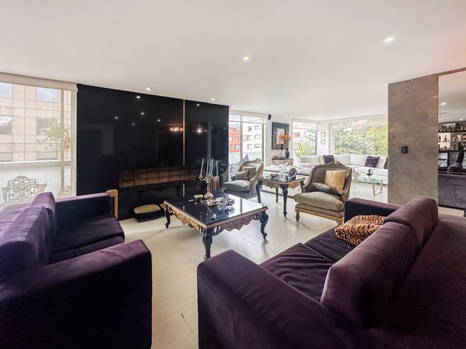 Apartamento de 3 alcobas en arriendo en Chico, Bogotá, 262 m² · foto 8 de 21