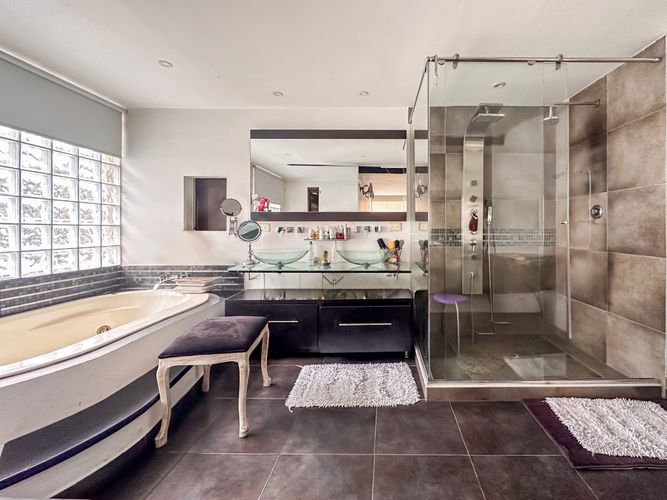 Apartamento de 3 alcobas en arriendo en Chico, Bogotá, 262 m² · foto 12 de 21