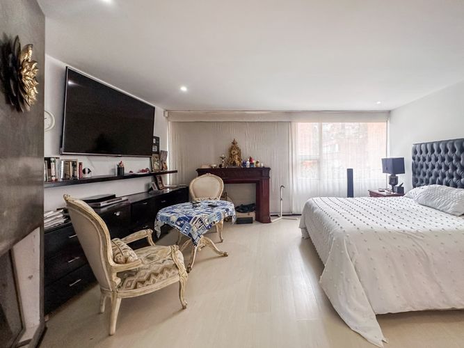 Apartamento de 3 alcobas en arriendo en Chico, Bogotá, 262 m² · foto 14 de 21