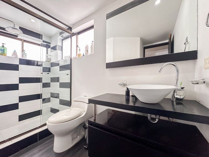 Apartamento de 3 alcobas en arriendo en Chico, Bogotá, 262 m² · foto 17 de 21