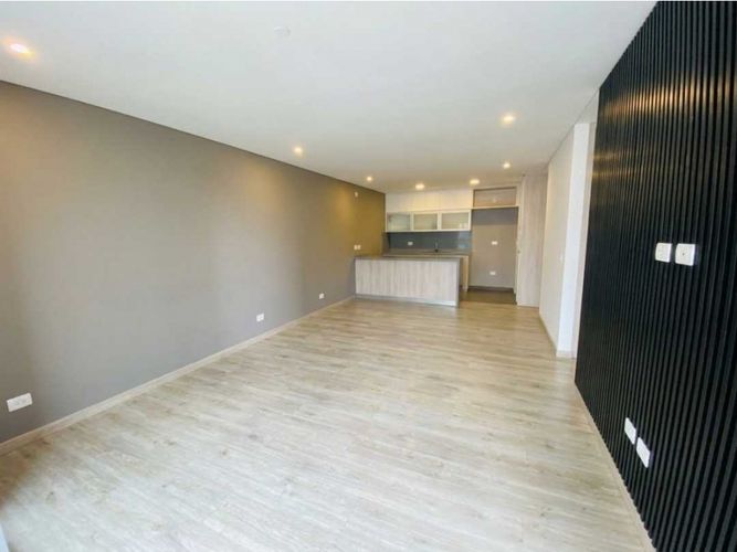 Apartamento de 2 alcobas en arriendo en Altos Del Poblado, Medellín, 75 m² · foto 4 de 16