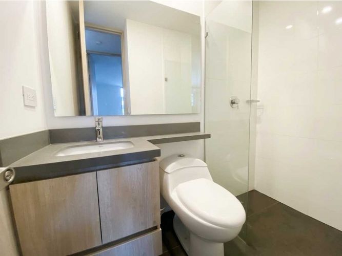 Apartamento de 2 alcobas en arriendo en Altos Del Poblado, Medellín, 75 m² · foto 7 de 16