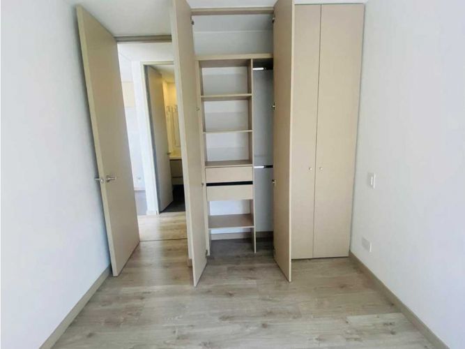 Apartamento de 2 alcobas en arriendo en Altos Del Poblado, Medellín, 75 m² · foto 8 de 16