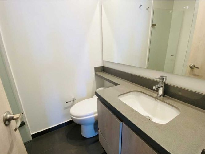 Apartamento de 2 alcobas en arriendo en Altos Del Poblado, Medellín, 75 m² · foto 11 de 16