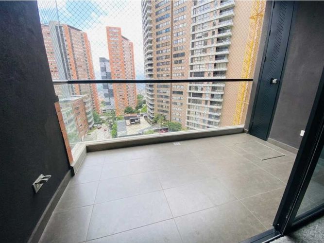 Apartamento de 2 alcobas en arriendo en Altos Del Poblado, Medellín, 75 m² · foto 14 de 16