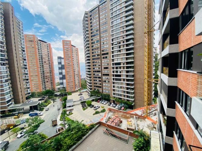 Apartamento de 2 alcobas en arriendo en Altos Del Poblado, Medellín, 75 m² · foto 15 de 16