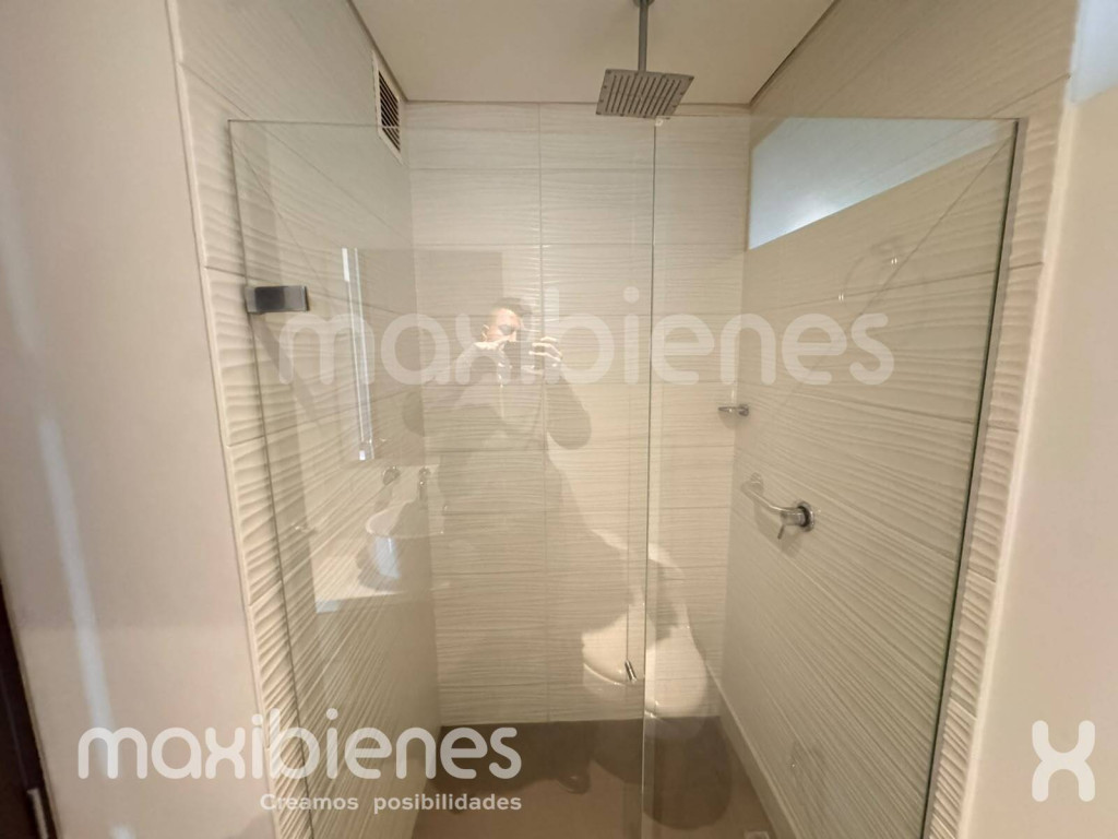 Apartamento en arriendo en El Poblado, Medellín · foto 16 de 19