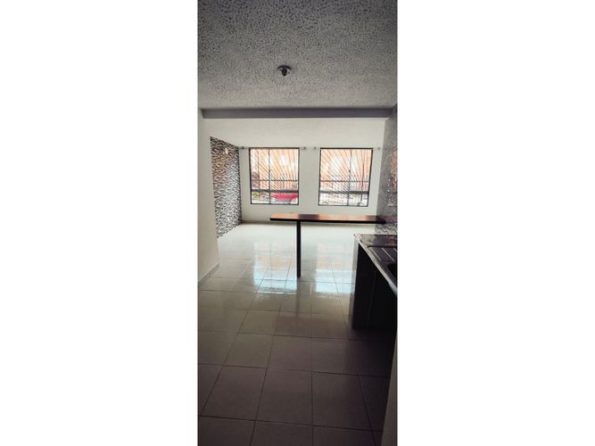 Apartamento de 3 alcobas en venta en Cr. La Finca Sm 9, Madrid, 59 m² · foto 6 de 16
