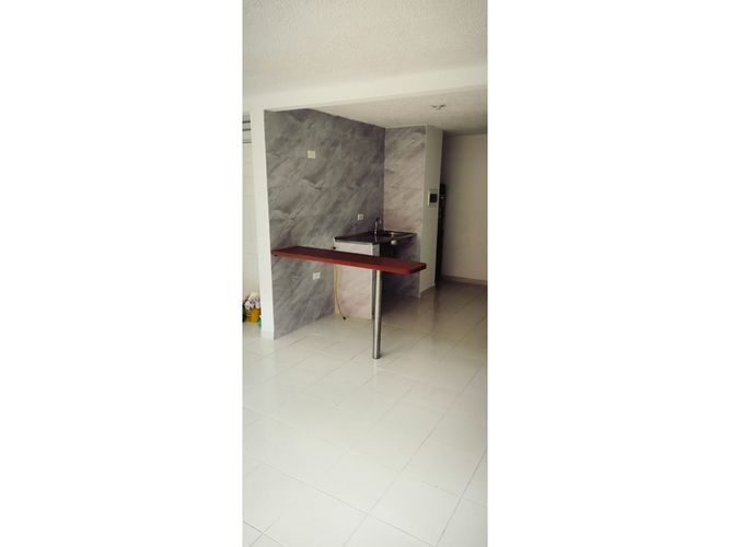 Apartamento de 3 alcobas en venta en Cr. La Finca Sm 9, Madrid, 59 m² · foto 9 de 16