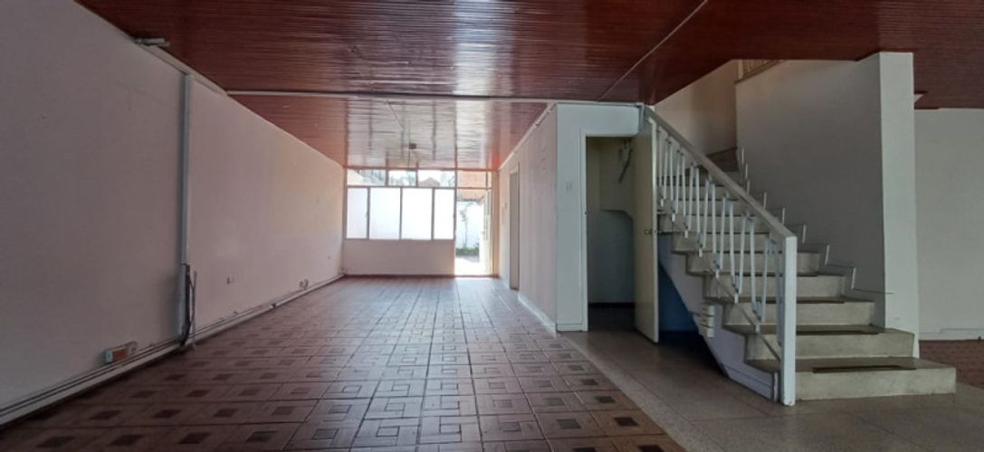 Casa de 5 alcobas en venta en Quinta Paredes, Bogotá, 240 m² · foto 3 de 21