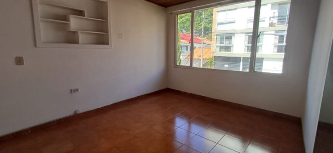 Casa de 5 alcobas en venta en Quinta Paredes, Bogotá, 240 m² · foto 8 de 21